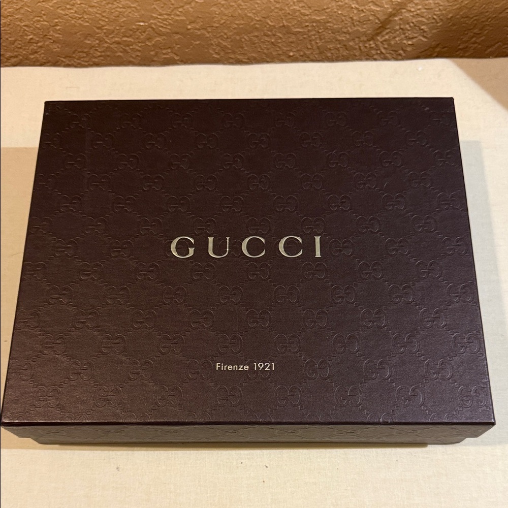 Gucci Women's Dark Brown Watch Box